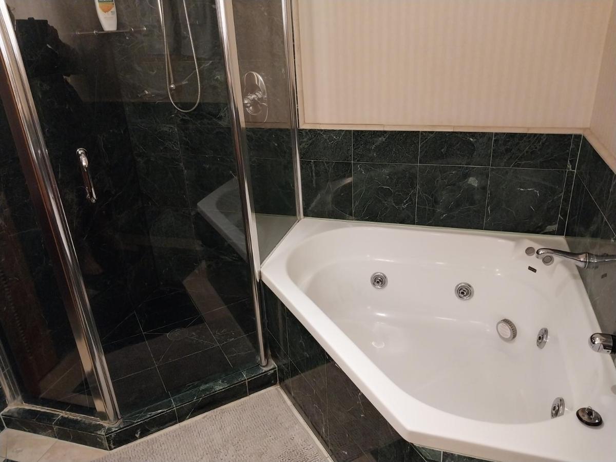 Luxury Privately Owned Ocean View Studio Apartments At O4Ks Gold Tower Gold Coast Bagian luar foto